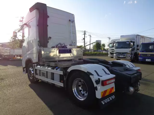 平成30年06月中古大型トラクタヘッドボルボトラックの画像7