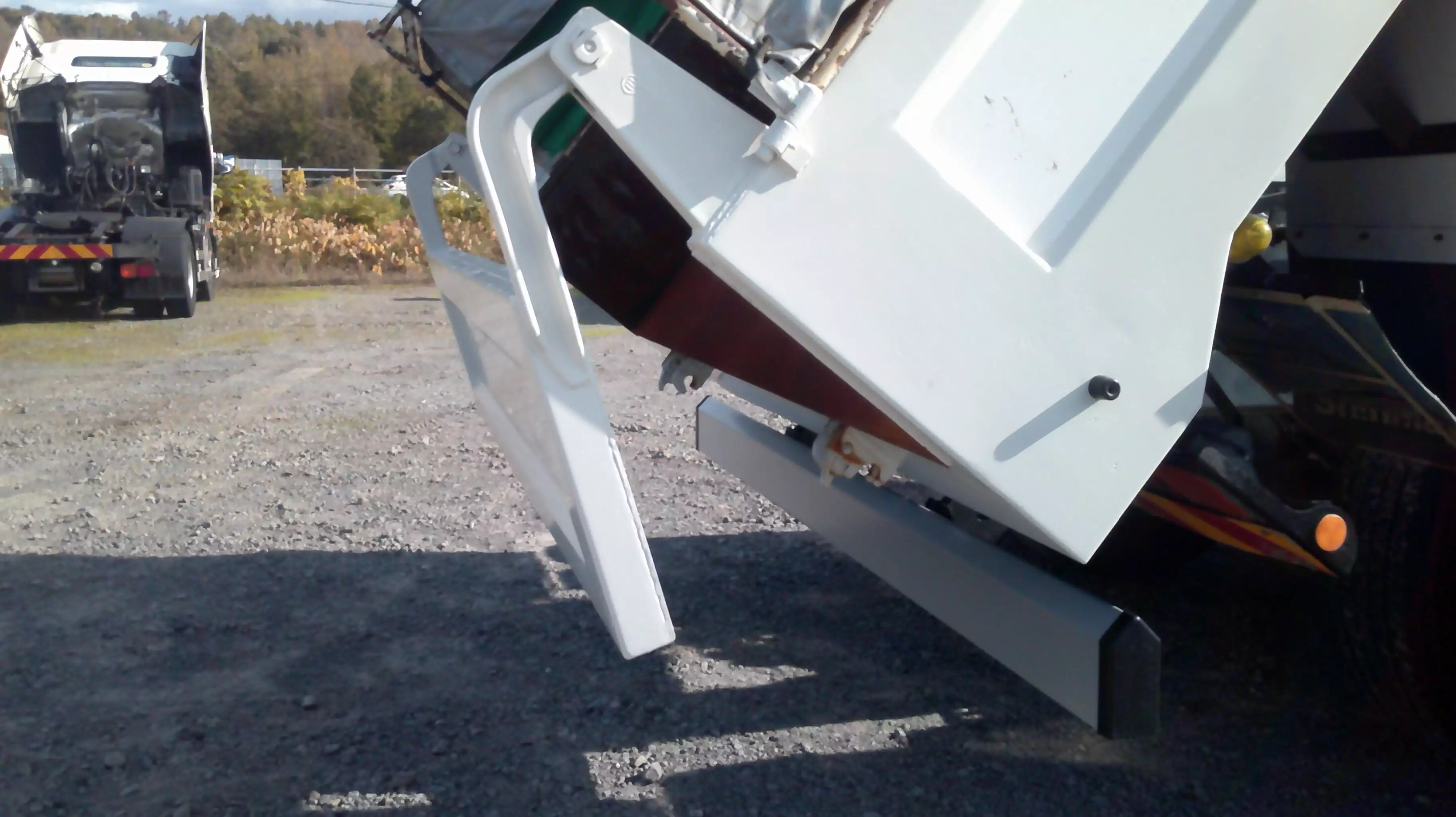 平成26年10月中古大型ダンプ日野プロフィアの画像17