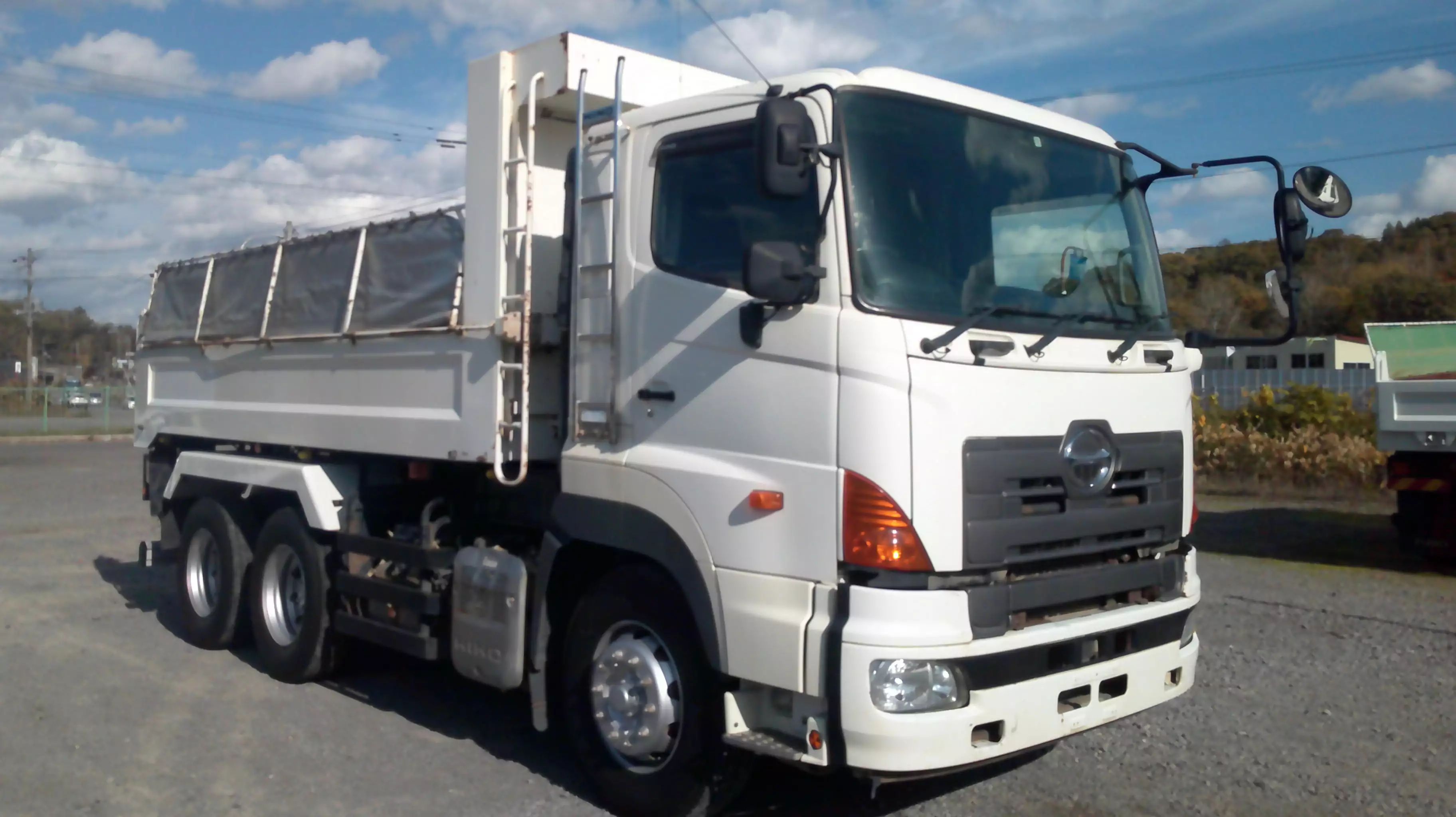 平成26年10月中古大型ダンプ日野プロフィアの画像3