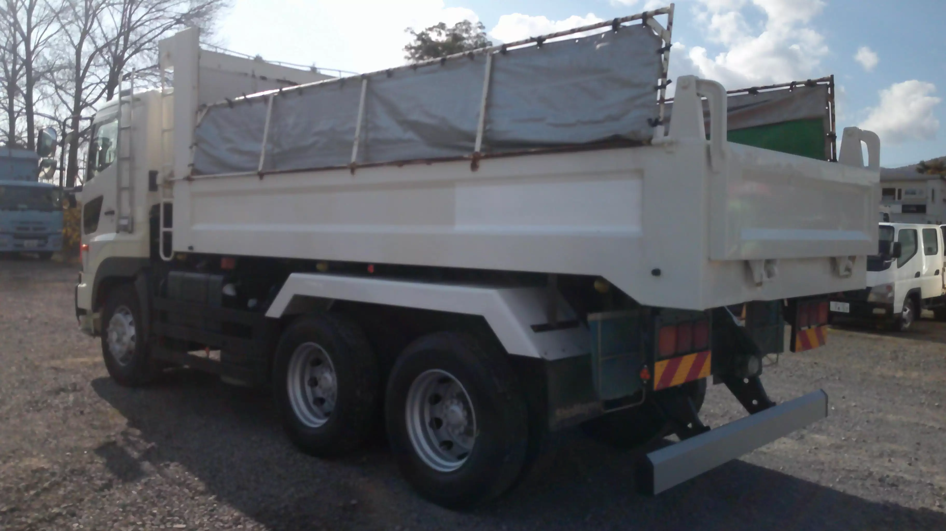 平成26年10月中古大型ダンプ日野プロフィアの画像6