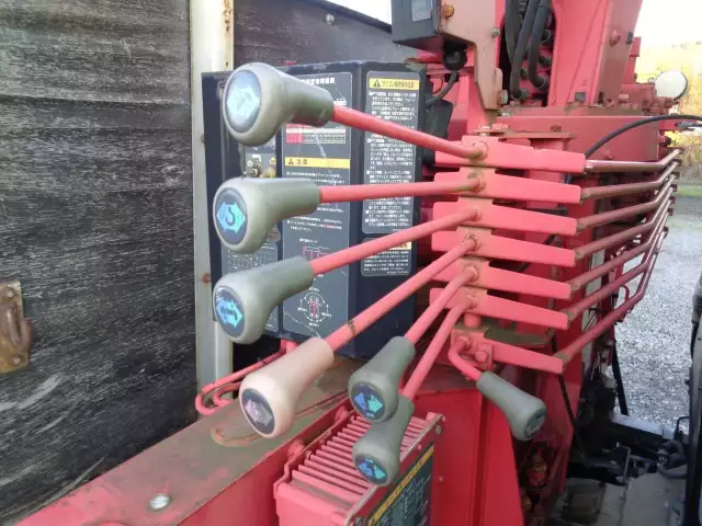 平成18年03月中古中型クレーン付いすゞフォワードの画像13