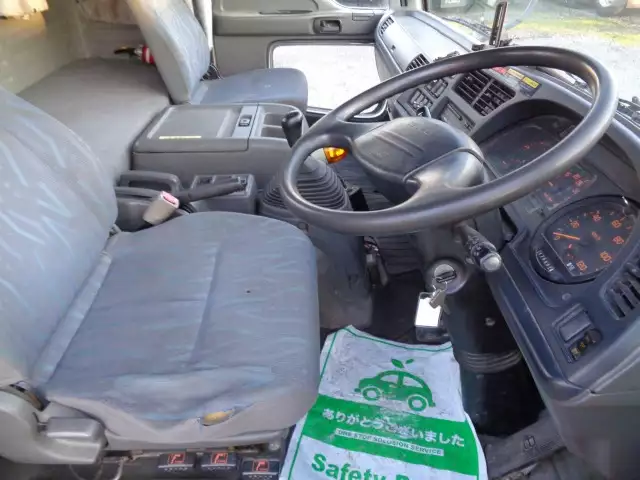 平成18年03月中古中型クレーン付いすゞフォワードの画像30