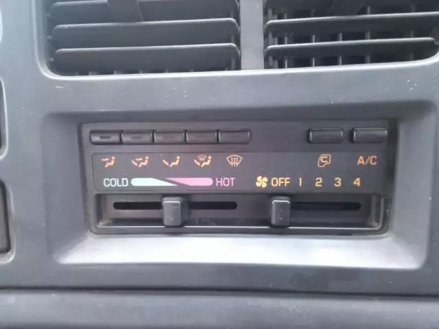 平成18年03月中古中型クレーン付いすゞフォワードの画像36