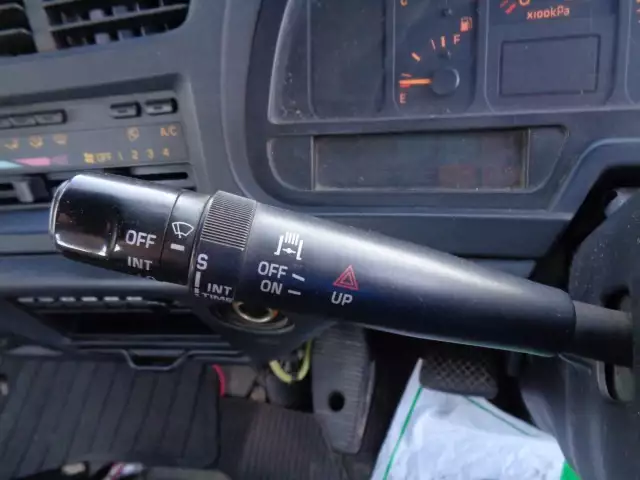 平成18年03月中古中型クレーン付いすゞフォワードの画像43