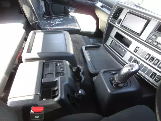 平成30年08月中古大型トラクタヘッド日野プロフィアの画像31