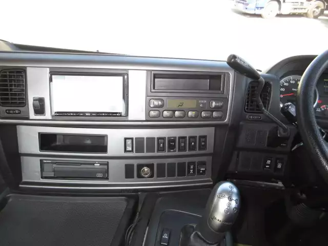 平成30年08月中古大型トラクタヘッド日野プロフィアの画像34