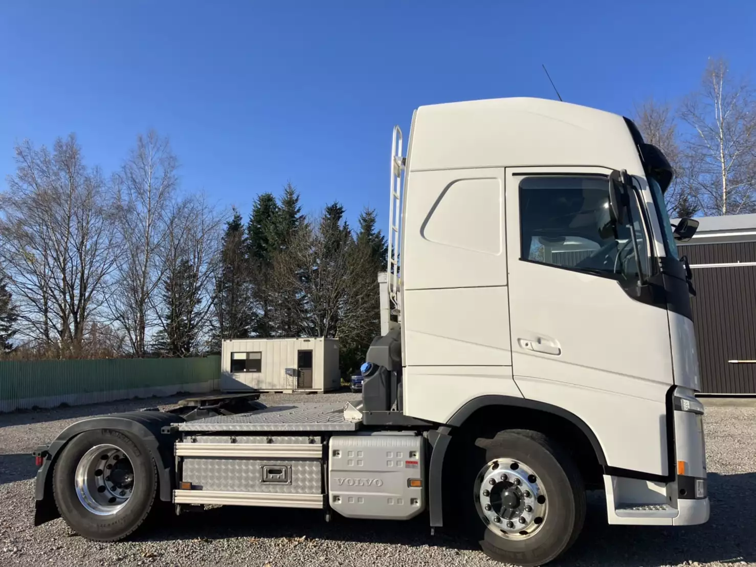 令和01年/平成31年09月中古大型トラクタヘッドボルボボルボの画像3