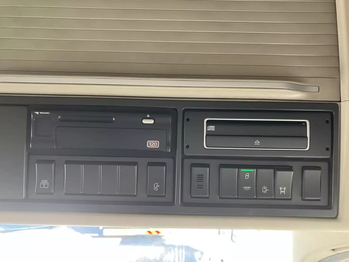 令和01年/平成31年09月中古大型トラクタヘッドボルボボルボの画像25