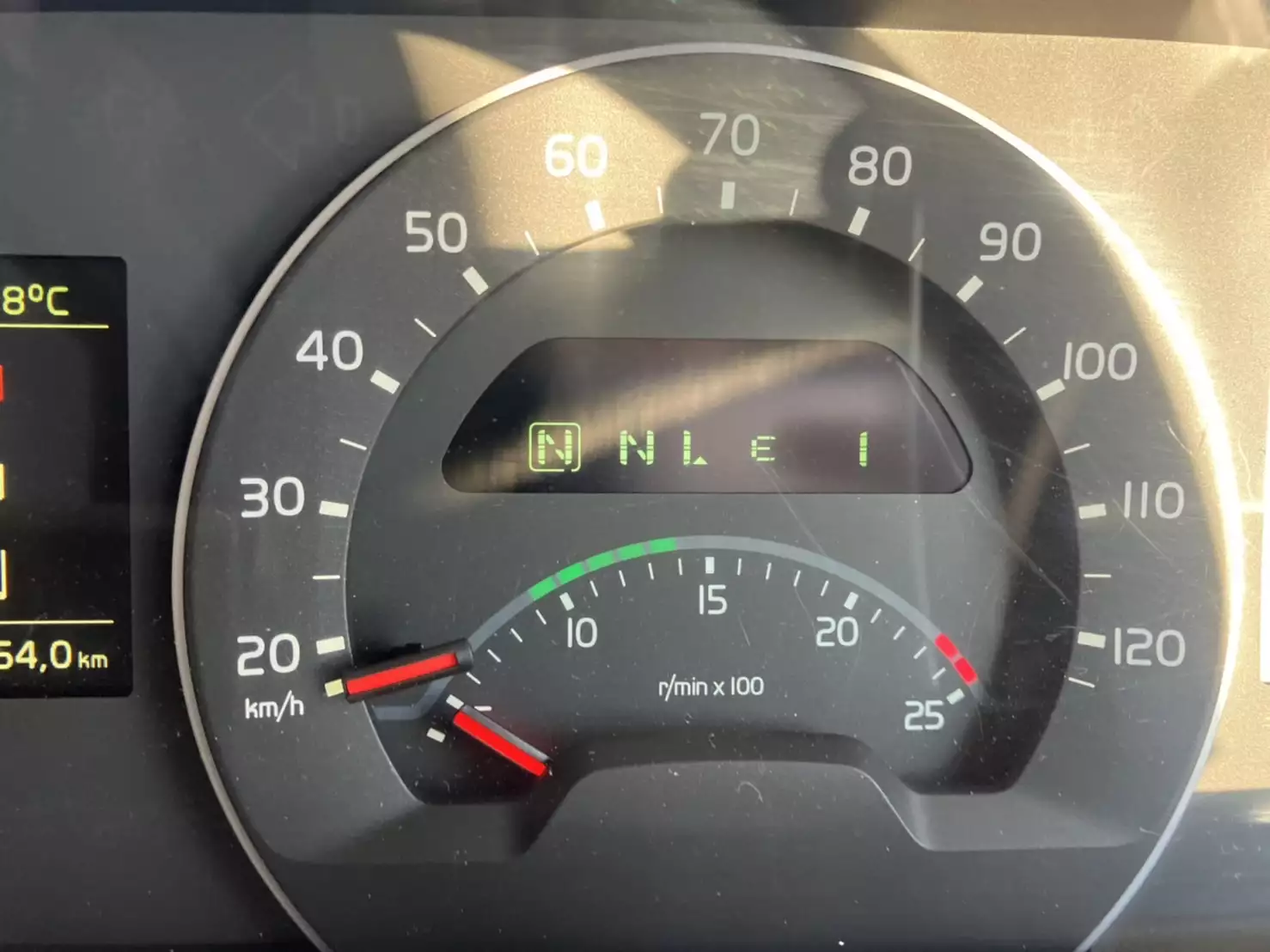 令和01年/平成31年09月中古大型トラクタヘッドボルボボルボの画像27