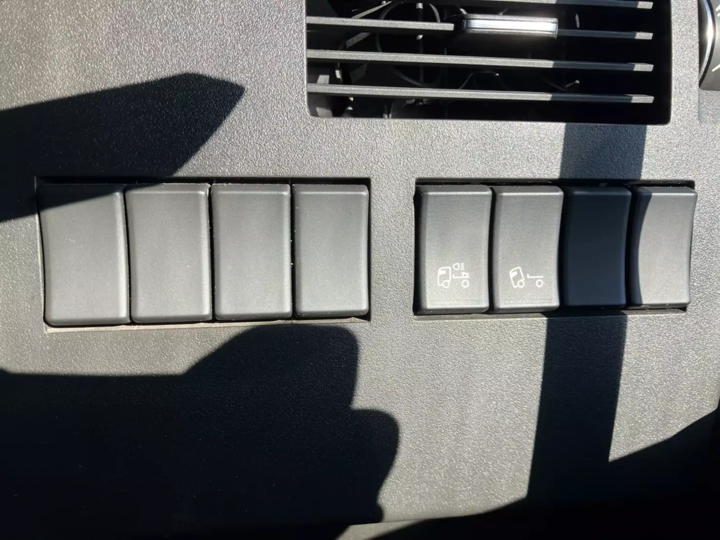 令和01年/平成31年09月中古大型トラクタヘッドボルボボルボの画像30