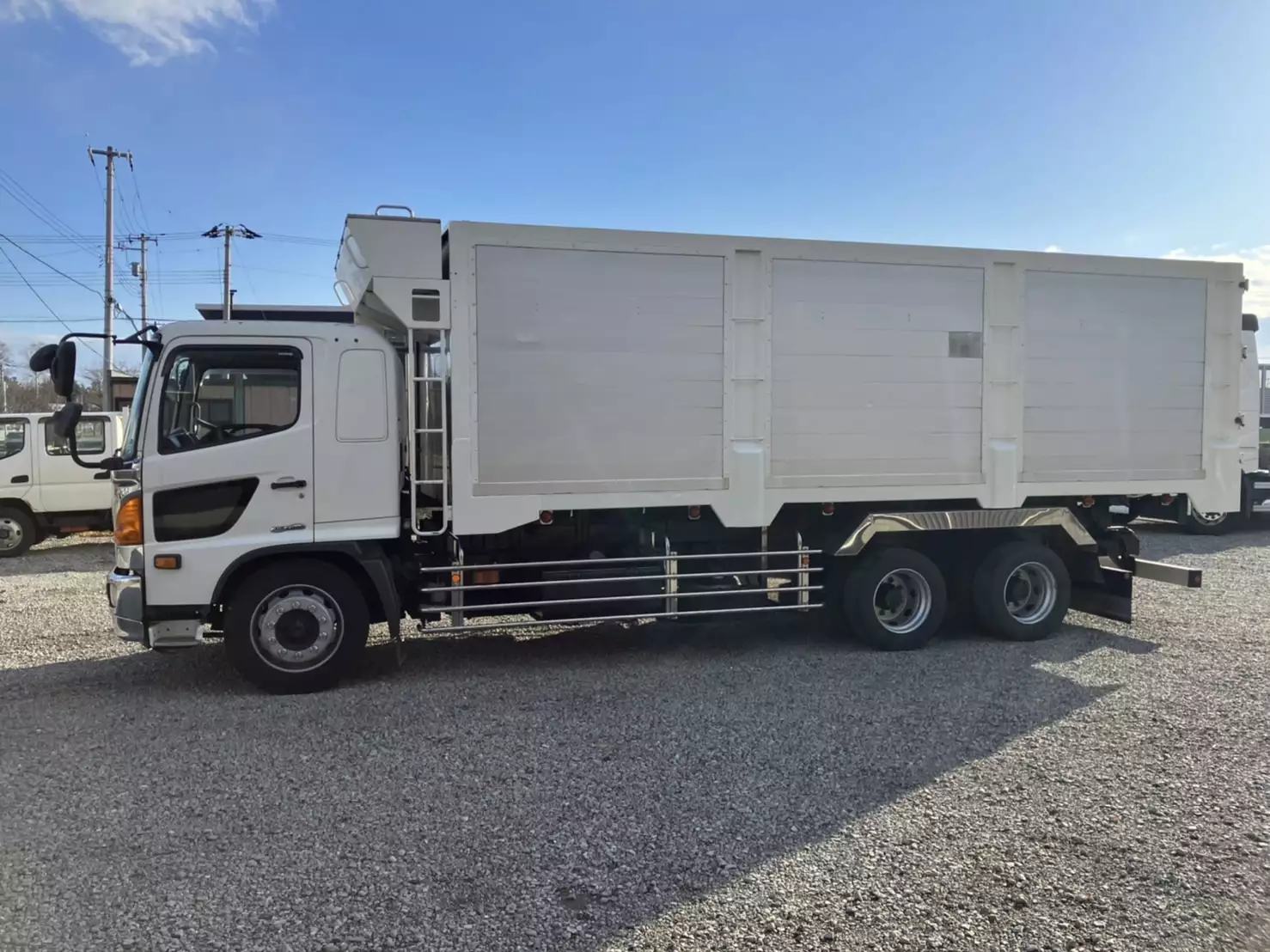 平成26年06月中古増トンダンプ日野レンジャーの画像2