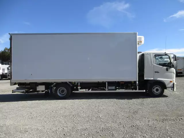 令和05年04月中古中型冷凍バン・ウィング日野レンジャーの画像4