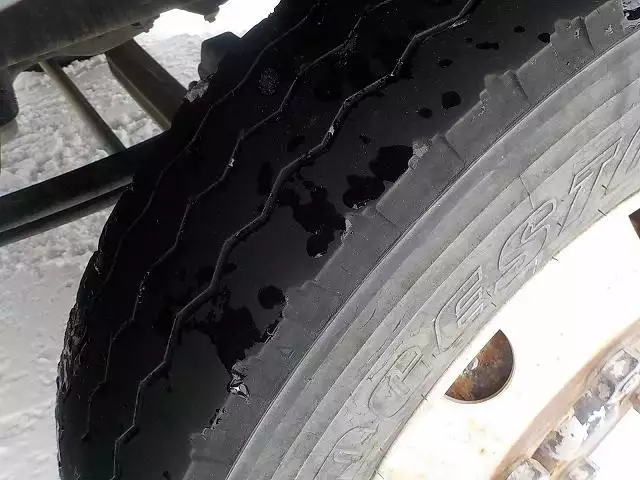 平成27年11月中古中型日野日野の画像3