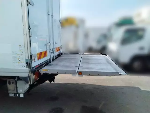 平成28年08月中古中型冷凍バン・ウィング日野レンジャーの画像26