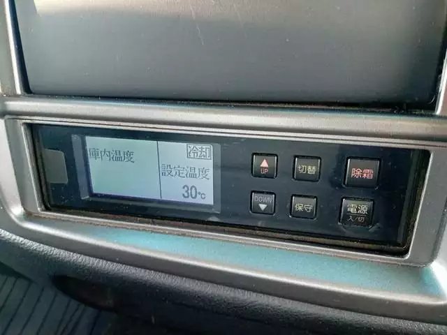 平成28年08月中古中型冷凍バン・ウィング日野レンジャーの画像8