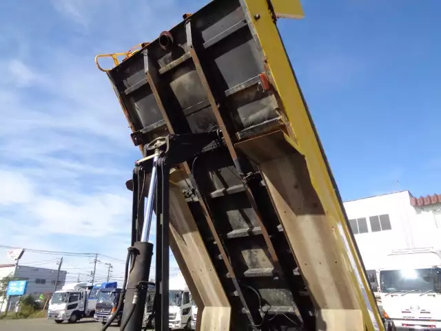 平成25年10月中古大型ダンプ三菱ふそうスーパーグレートの画像21