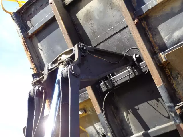 平成25年10月中古大型ダンプ三菱ふそうスーパーグレートの画像22