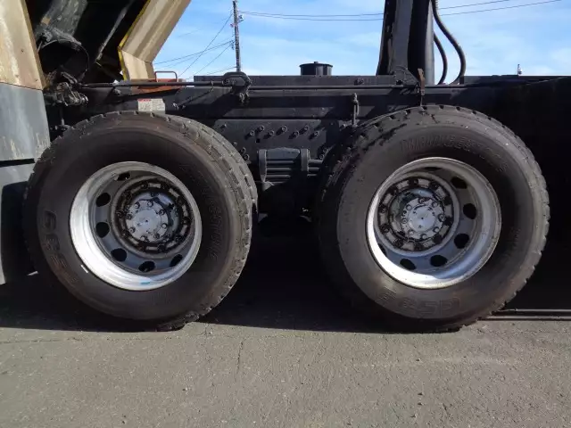 平成25年10月中古大型ダンプ三菱ふそうスーパーグレートの画像36