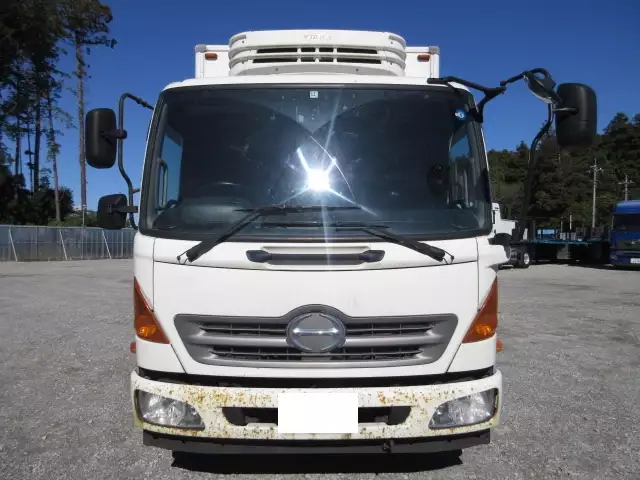 平成24年12月中古中型冷凍バン・ウィング日野レンジャーの画像2