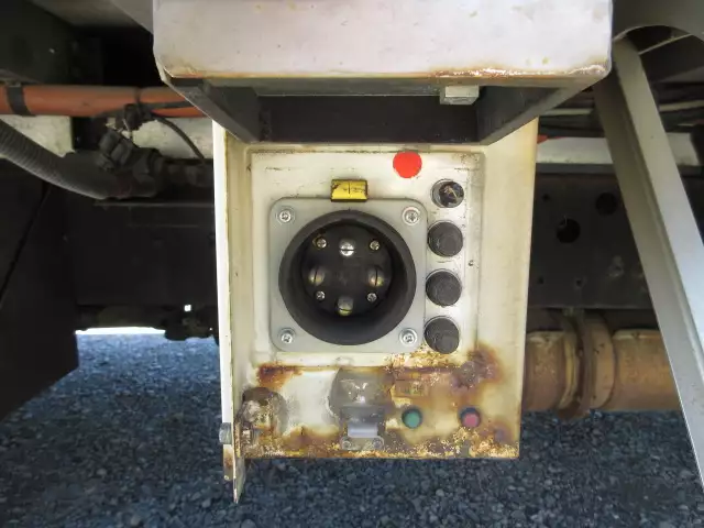 平成24年12月中古中型冷凍バン・ウィング日野レンジャーの画像19