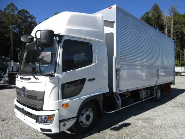 未使用車 令和5年 日野 4tアルミウィング 6200ワイド MT 240馬力 積載:2,500kg バックモニター ETC2.0の画像1