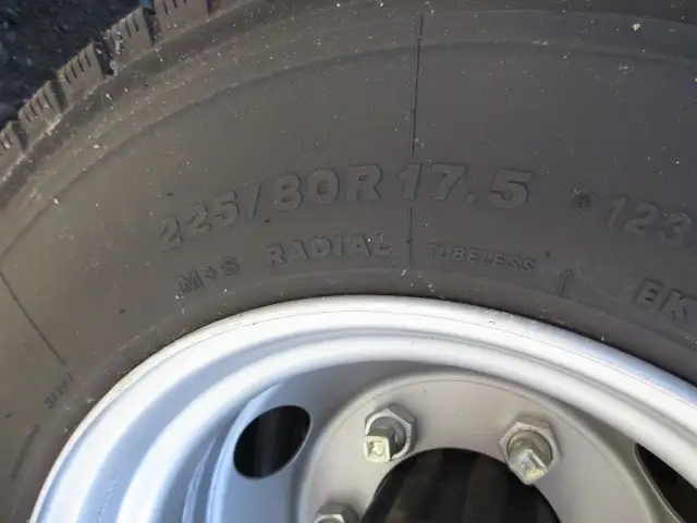 未使用車 令和5年 日野 4tアルミウィング 6200ワイド MT 240馬力 積載:2,500kg バックモニター ETC2.0の画像13