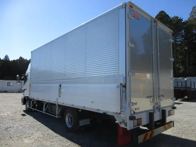 未使用車 令和5年 日野 4tアルミウィング 6200ワイド MT 240馬力 積載:2,500kg バックモニター ETC2.0の画像7