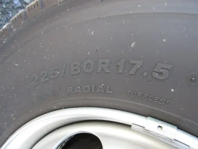 未使用車 令和5年 日野 4tアルミウィング 6200ワイド MT 240馬力 積載:2,500kg バックモニター ETC2.0の画像10