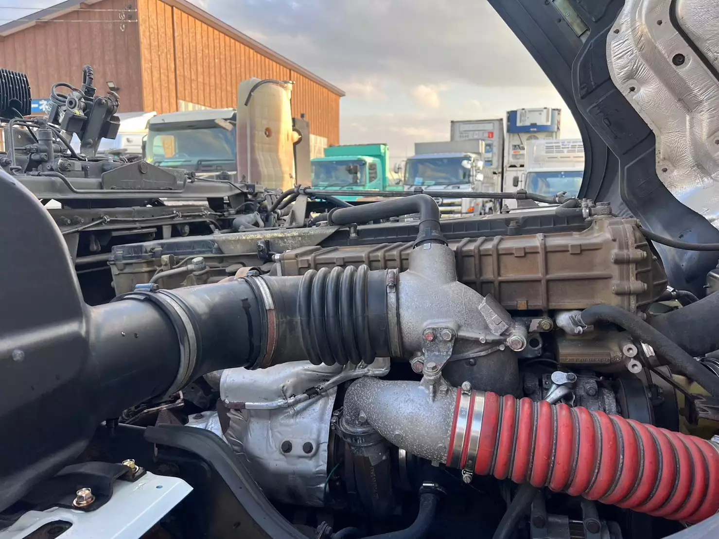 平成28年06月中古大型トラクタヘッド三菱ふそうスーパーグレートの画像25