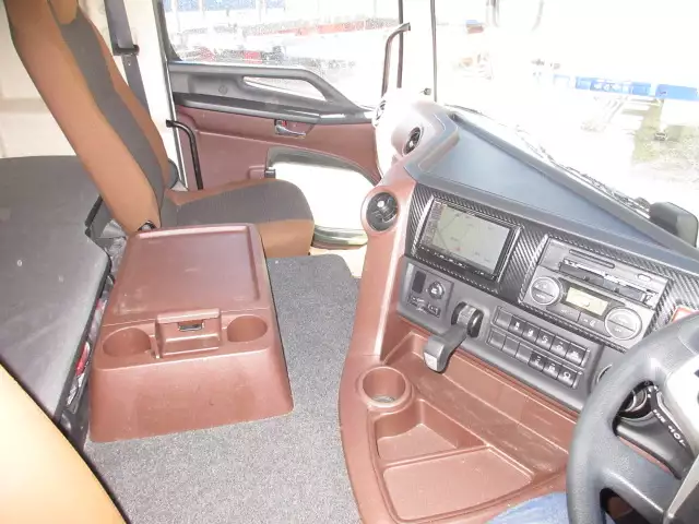 令和02年05月中古大型トラクタヘッド日野プロフィアの画像29