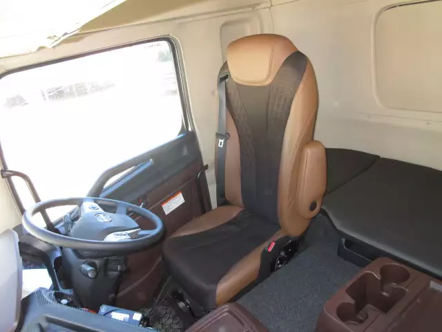 令和02年05月中古大型トラクタヘッド日野プロフィアの画像46