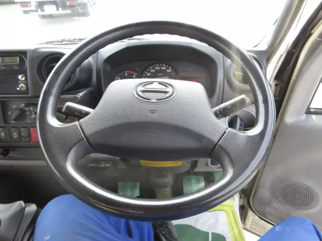 平成29年09月中古小型冷凍バン・ウィング日野デュトロの画像41