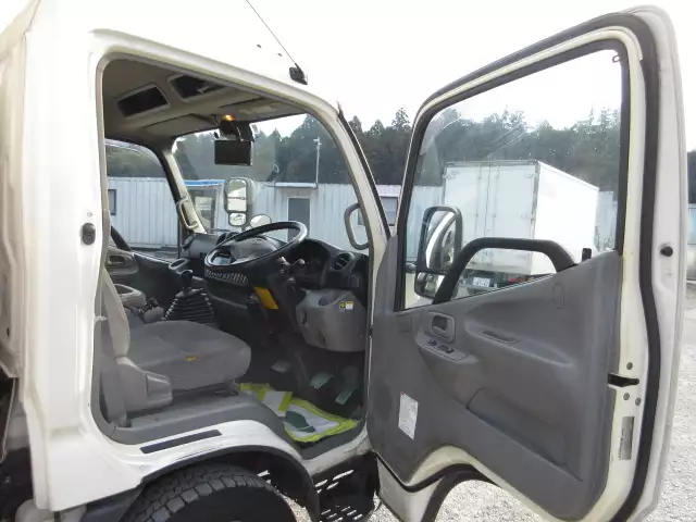 平成29年09月中古小型冷凍バン・ウィング日野デュトロの画像28