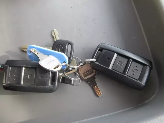 平成29年09月中古小型冷凍バン・ウィング日野デュトロの画像40