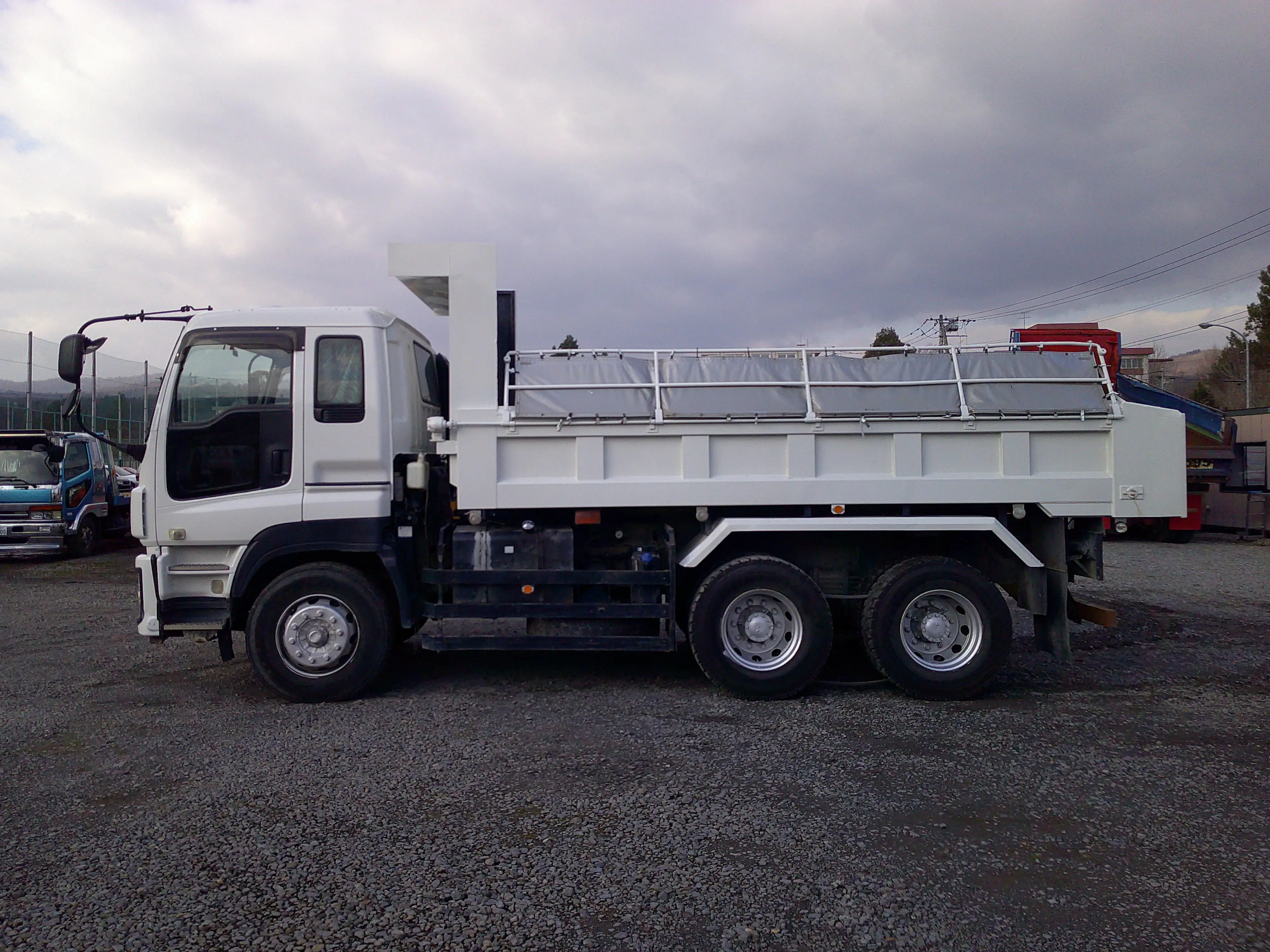 平成26年10月中古大型ダンプいすゞギガの画像4