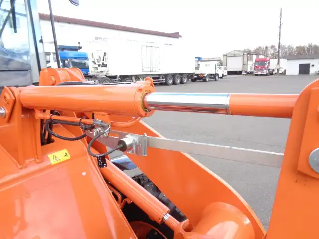 未使用車 令和5年 日立 ZW30-5B スパイクタイヤ ヒーター 3hの画像12