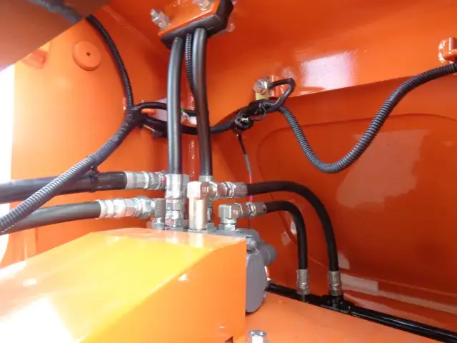 未使用車 令和5年 日立 ZW30-5B スパイクタイヤ ヒーター 3hの画像23