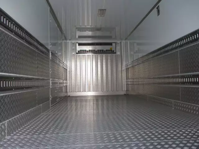 平成28年06月中古中型冷凍バン・ウィング日野レンジャーの画像11