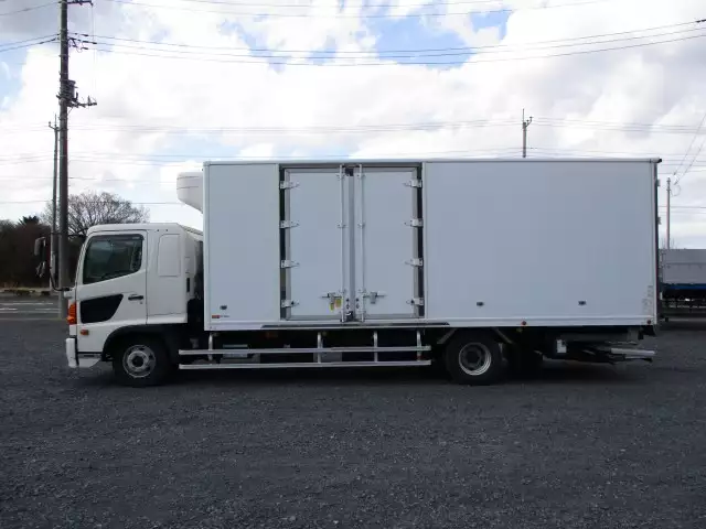 平成28年06月中古中型冷凍バン・ウィング日野レンジャーの画像4
