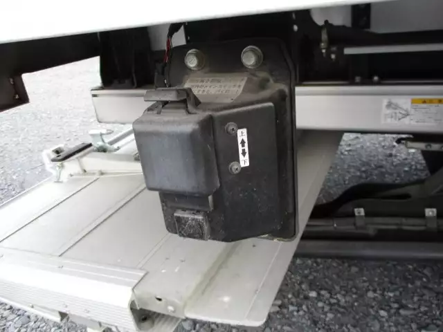 平成28年06月中古中型冷凍バン・ウィング日野レンジャーの画像10