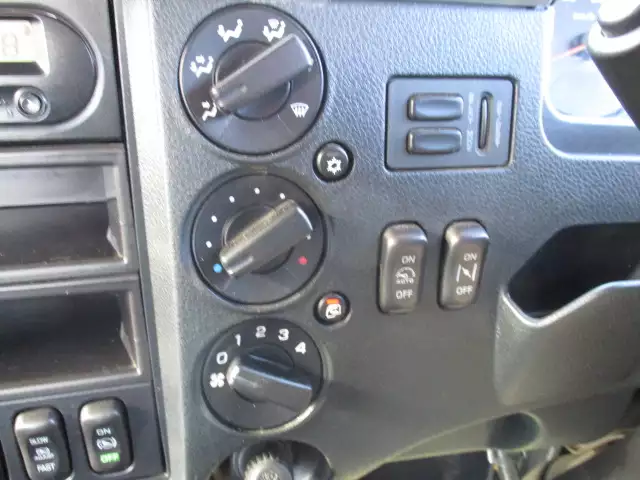 平成30年12月中古増トンクレーン付三菱ふそうファイターの画像56