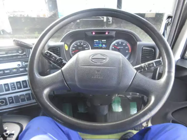 平成26年12月中古大型トラクタヘッド日野プロフィアの画像36