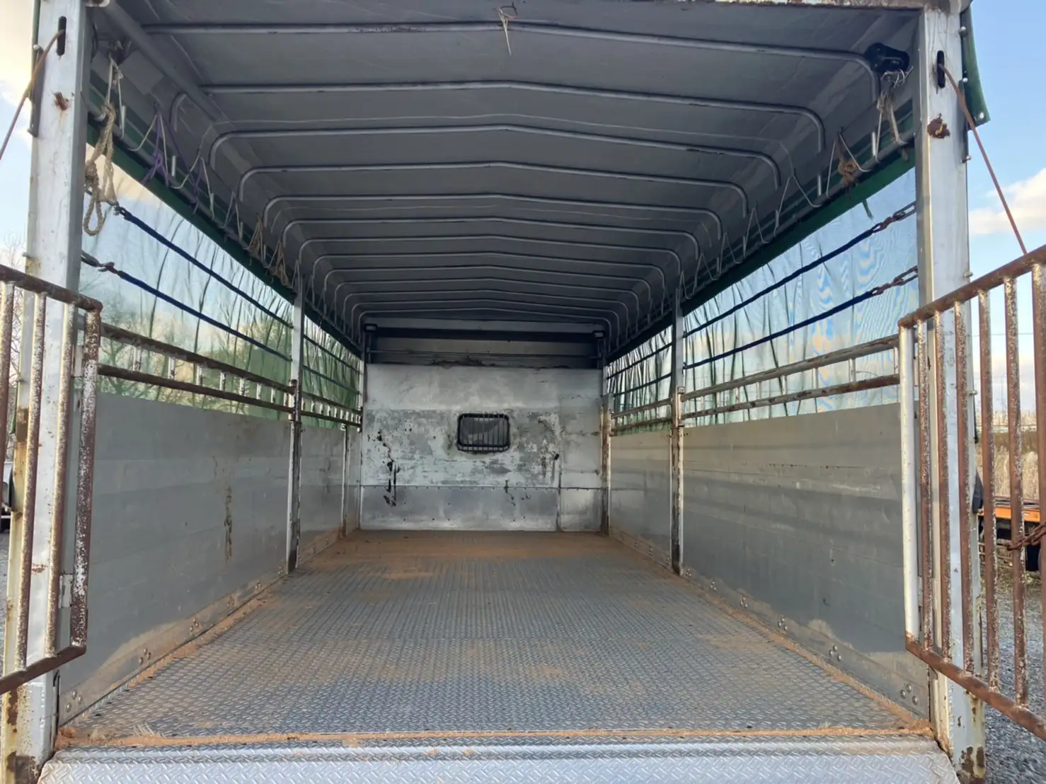 平成10年07月中古中型平ボディ三菱ふそうファイターの画像10