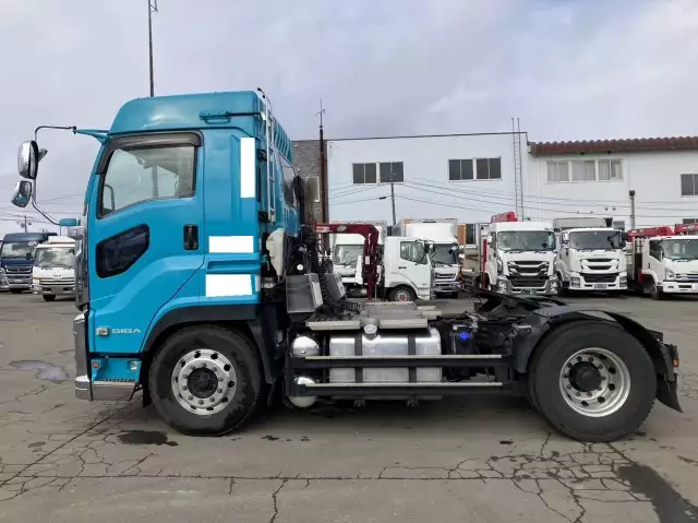 平成30年07月中古大型トラクタヘッドいすゞギガの画像8