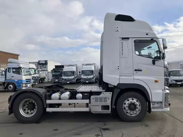 令和03年11月中古大型トラクタヘッド日野プロフィアの画像4