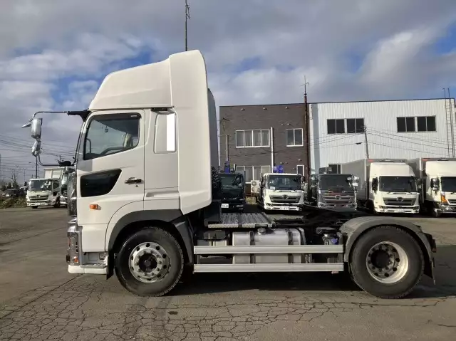 令和03年11月中古大型トラクタヘッド日野プロフィアの画像8