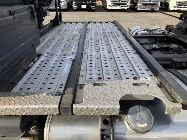 令和03年11月中古大型トラクタヘッド日野プロフィアの画像9