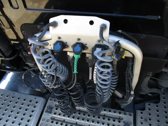 平成30年04月中古大型トラクタヘッドボルボボルボの画像21