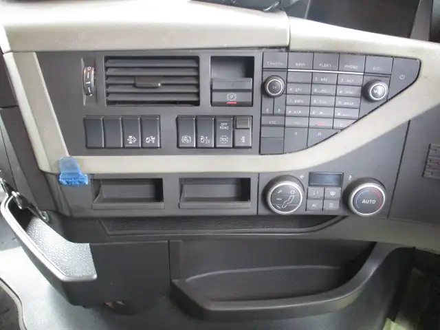 平成30年04月中古大型トラクタヘッドボルボボルボの画像27