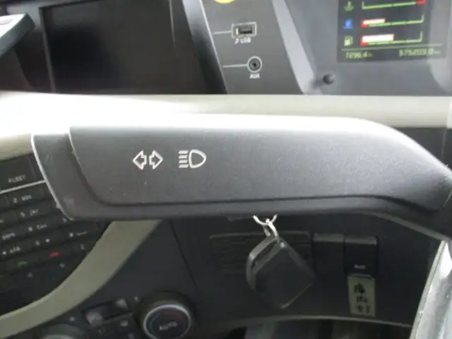 平成30年04月中古大型トラクタヘッドボルボボルボの画像40